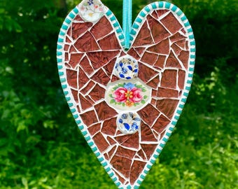 Burgunder Glasmalerei-Herz | Porzellan Teller Mosaik| Cottagecore Wanddekor