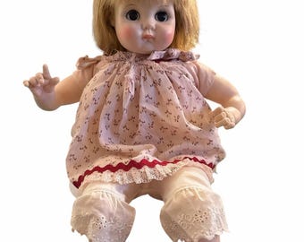 Doll Alexander DollThis listing is for a vintage  Alexander baby
