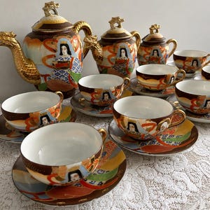 Juego de té japonés vintage grande estilo Satsuma con diseño de dragón | Servicio de porcelana pintado a mano | 2 teteras con diseño de dragón | 9 tazas | Azucarero | Moriage dorado