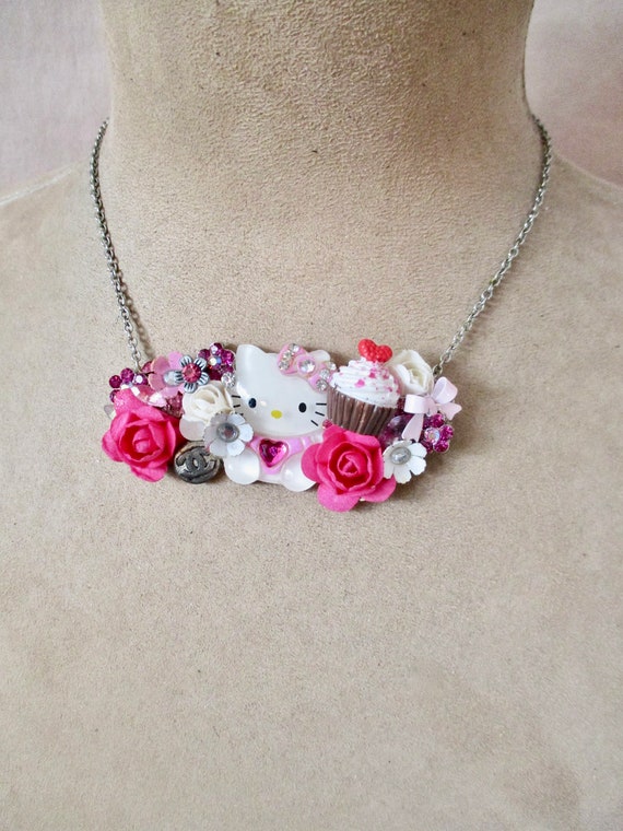 Hello Kitty Necklace Rare Vintage Floral Collage … - image 3