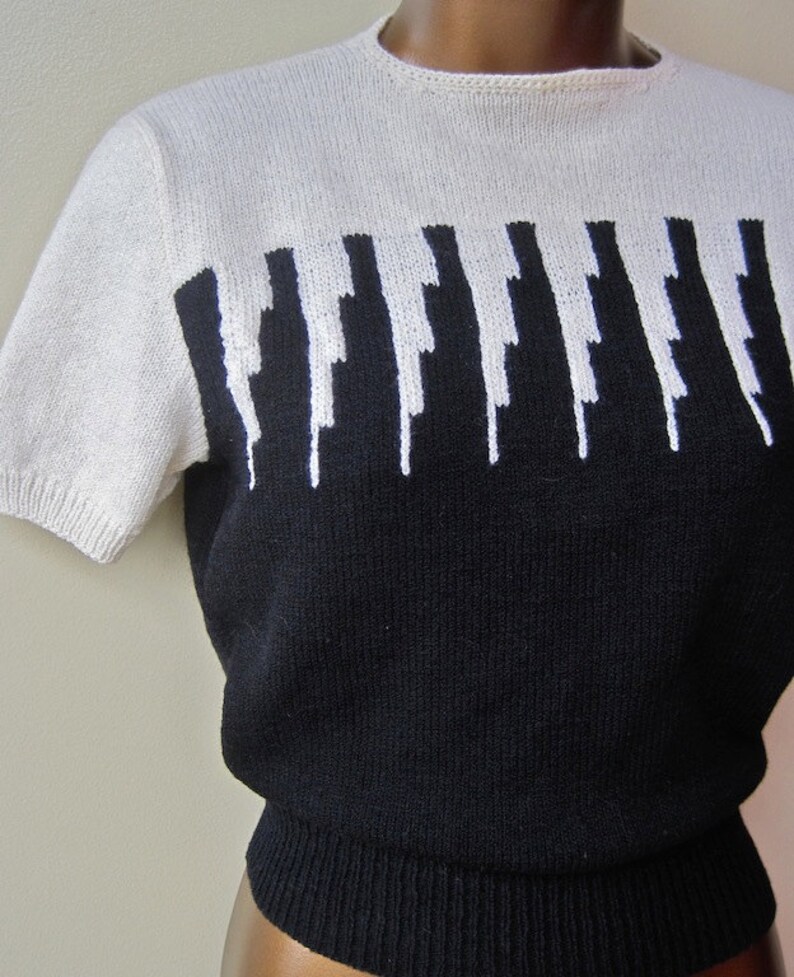 SALE Hand Knit Sweater Short Sleeve Vintage 80s Black White Geometric Skyline Pattern Art Deco One of a Kind Lightweight Size Small Medium