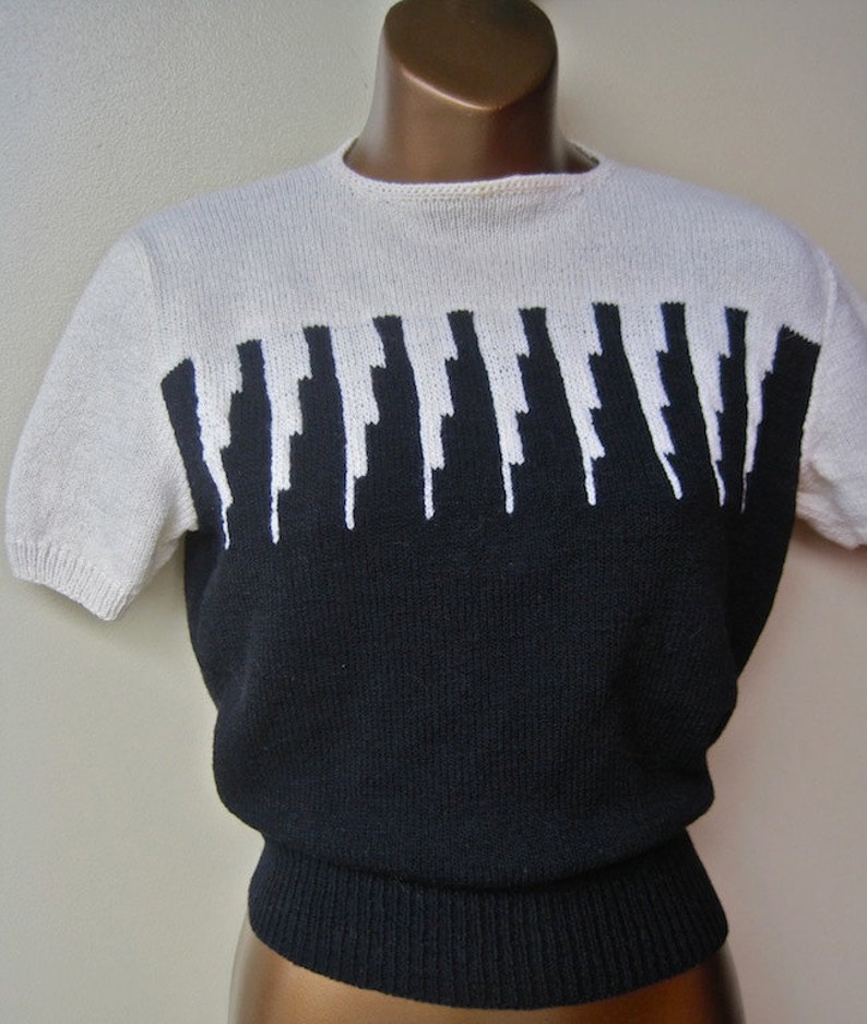 SALE Hand Knit Sweater Short Sleeve Vintage 80s Black White Geometric Skyline Pattern Art Deco One of a Kind Lightweight Size Small Medium