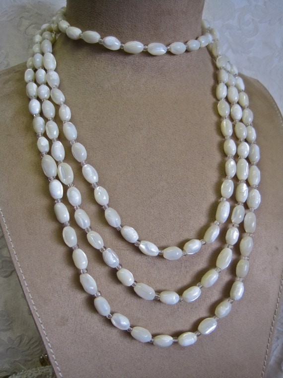 SALE Extra Long Bead Necklace MOP 44" Long 20s Fa… - image 4