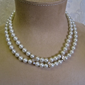 SALE Pearl CHOKER Bridal Jewelry Coquette Necklace Double Strand Knotted White Pearls Rhinestone Gold Vintage Fancy Clasp Classic with Twist