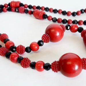 Red Black Necklace Big Wood Beads 40&quot; LONG Tribal Vintage 80s Festival Jewelry Unique Combination of Wood Plastic and Sparkle NO CLASP