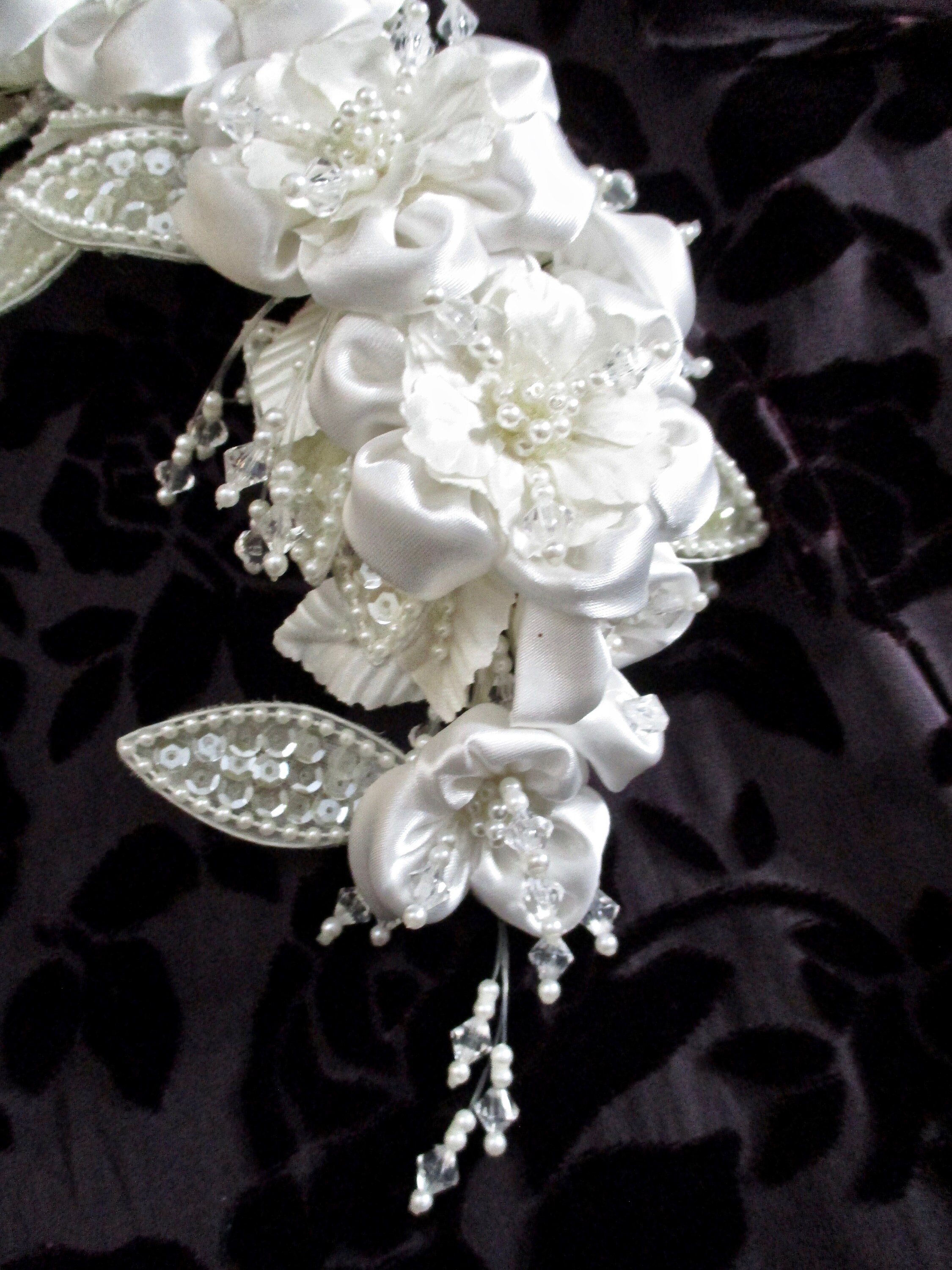 Bridal Floral COMB/ Vintage,  9 white satin roses w/white pearls design Freshwater Pearl Dusted White Rose And Lily Blossom Hair  main image 3