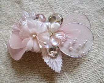 Girls Hair Barrette Pale Pink Floral Hair Accessory VINTAGE Never Worn Rhinestones Pearls One of a Kind Flower Girl Pretty in Pink