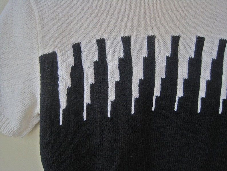 SALE Hand Knit Sweater Short Sleeve Vintage 80s Black White Geometric Skyline Pattern Art Deco One of a Kind Lightweight Size Small Medium