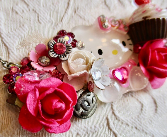 Hello Kitty Necklace Rare Vintage Floral Collage … - image 8