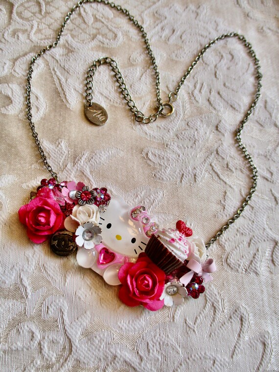 Hello Kitty Necklace Rare Vintage Floral Collage … - image 4