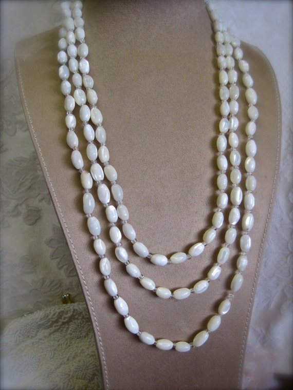 SALE Extra Long Bead Necklace MOP 44" Long 20s Fa… - image 1