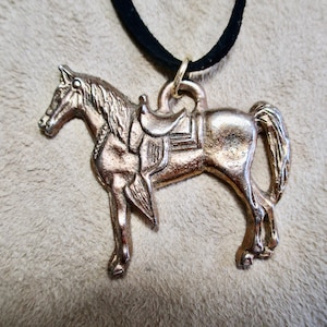 Vintage 50s Saddle Horse Pendant Necklace, Key Ring Light Gold Tone on Black Suede Thong Western Saddle Equestrian Horse Lover Men or Women