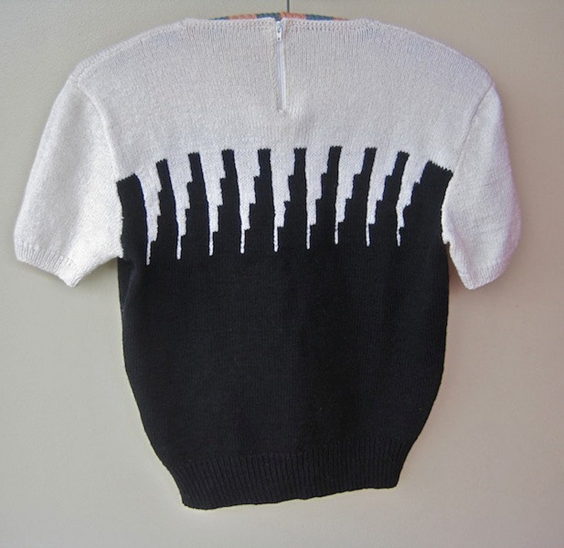 SALE Hand Knit Sweater Short Sleeve Vintage 80s Black White Geometric Skyline Pattern Art Deco One of a Kind Lightweight Size Small Medium