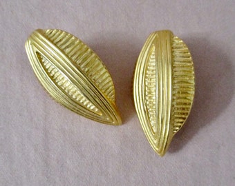 Classic Gold Earrings 80s Matte Gold Tone PIERCED Oval Shield Shaped Button Style Vintage High End Beautifully Textured Earrings