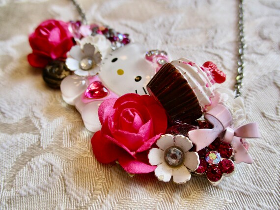 Hello Kitty Necklace Rare Vintage Floral Collage … - image 6
