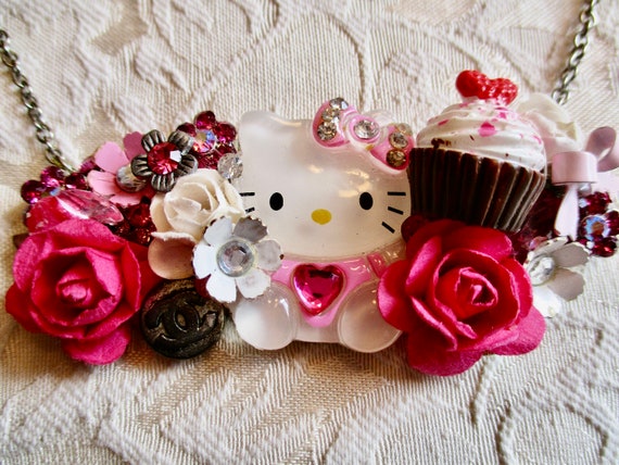 Hello Kitty Necklace Rare Vintage Floral Collage … - image 7