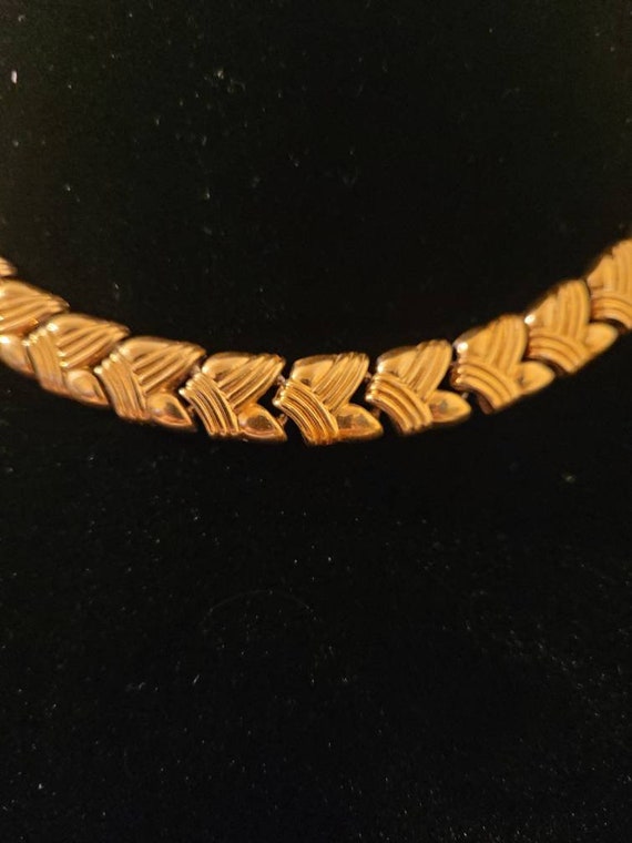 Vintage signed monet necklace Beautiful Matt Gold… - image 2