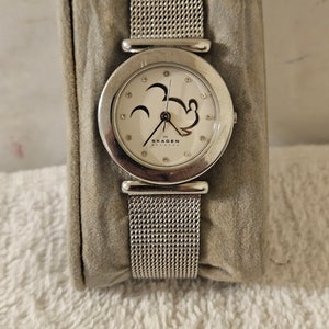 Skagen silver watch with saworkian gemstones. New Skagen SKW2823 Freja Silver Tone Steel Mesh Women main image 3
