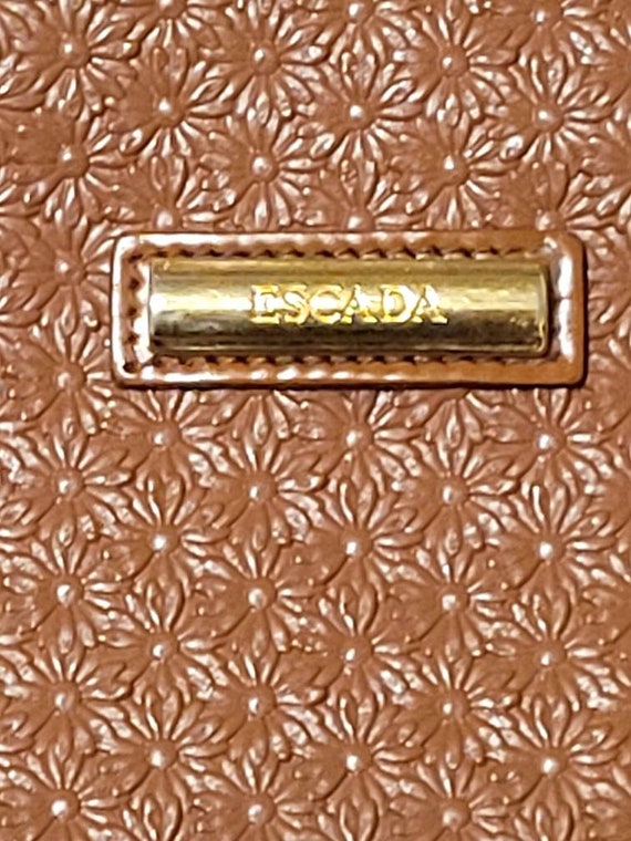 Vintage Escada brown leather daisy embossed makeu… - image 2