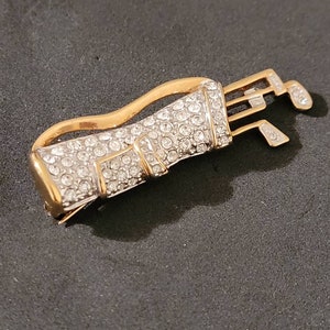 Gorgeous Collectible Rhinestone Old Gold Tone Brooch by Cookie 