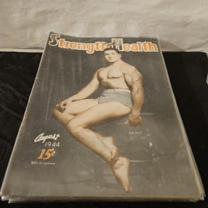 Vintage muscle man body building Magazine Strength and HEALTH August 1944