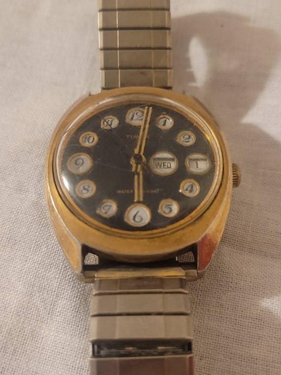 Vintage 1974 Timex Marlin Brown Telephone Dial Man