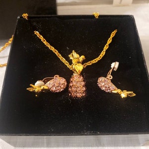 Joan Rivers Pink Crystal Egg Pendant Necklace & Earring Set Heart Dove Goldtone s1