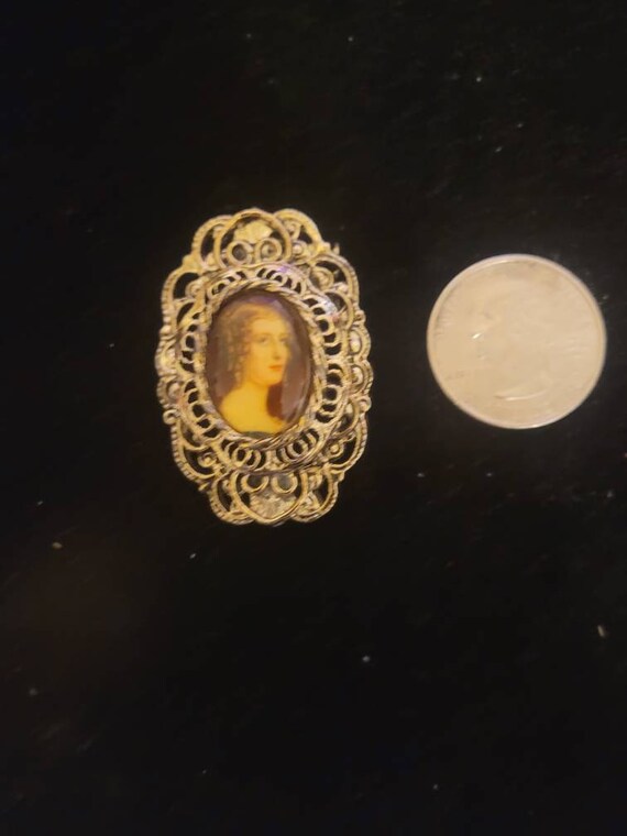 Vintage Brooch Pin Gerry’s Signed Cameo Gold Tone… - image 2