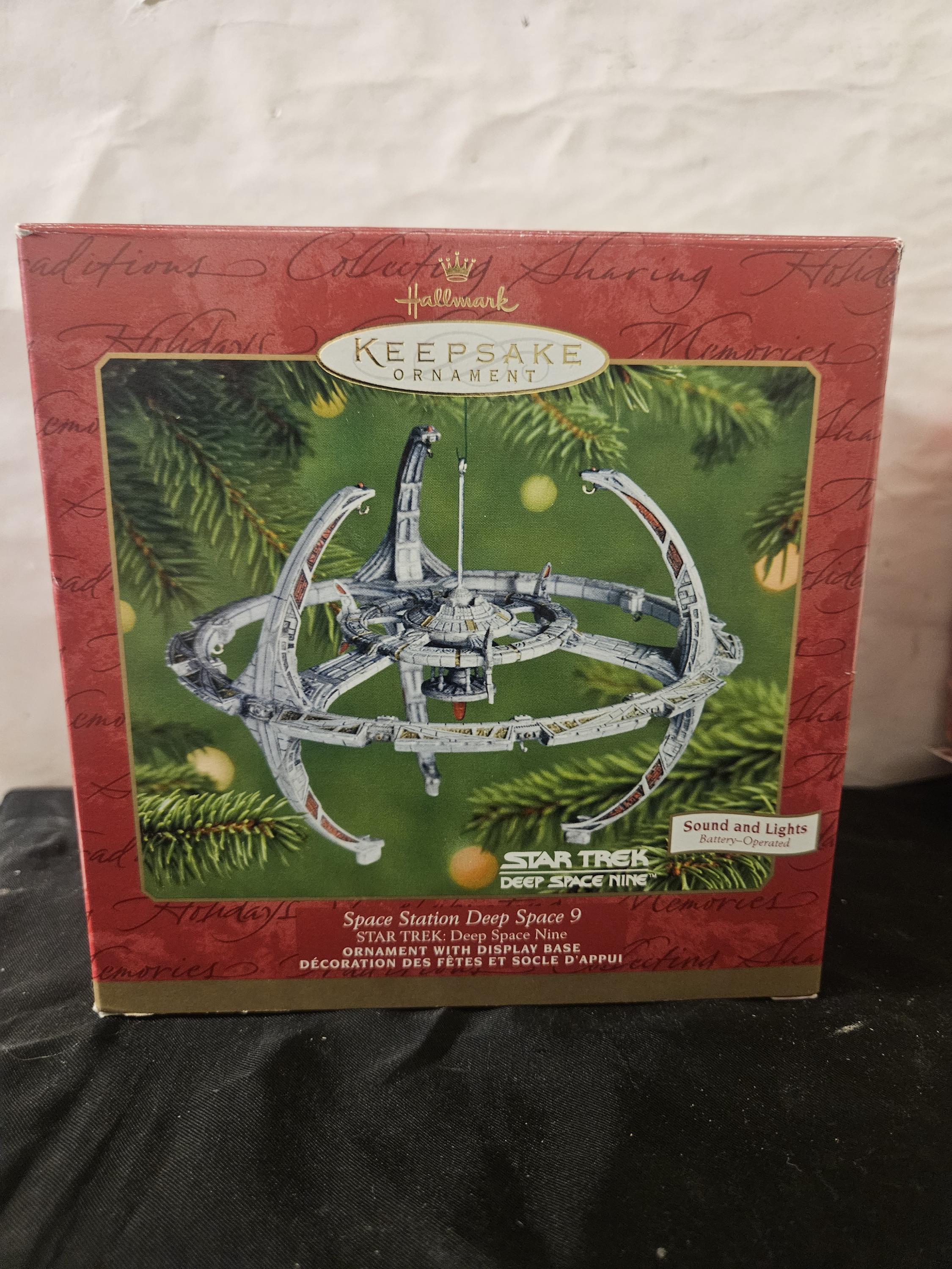 2001 Hallmark Keepsake Ornament Star Trek Space Station Deep Space Nine
