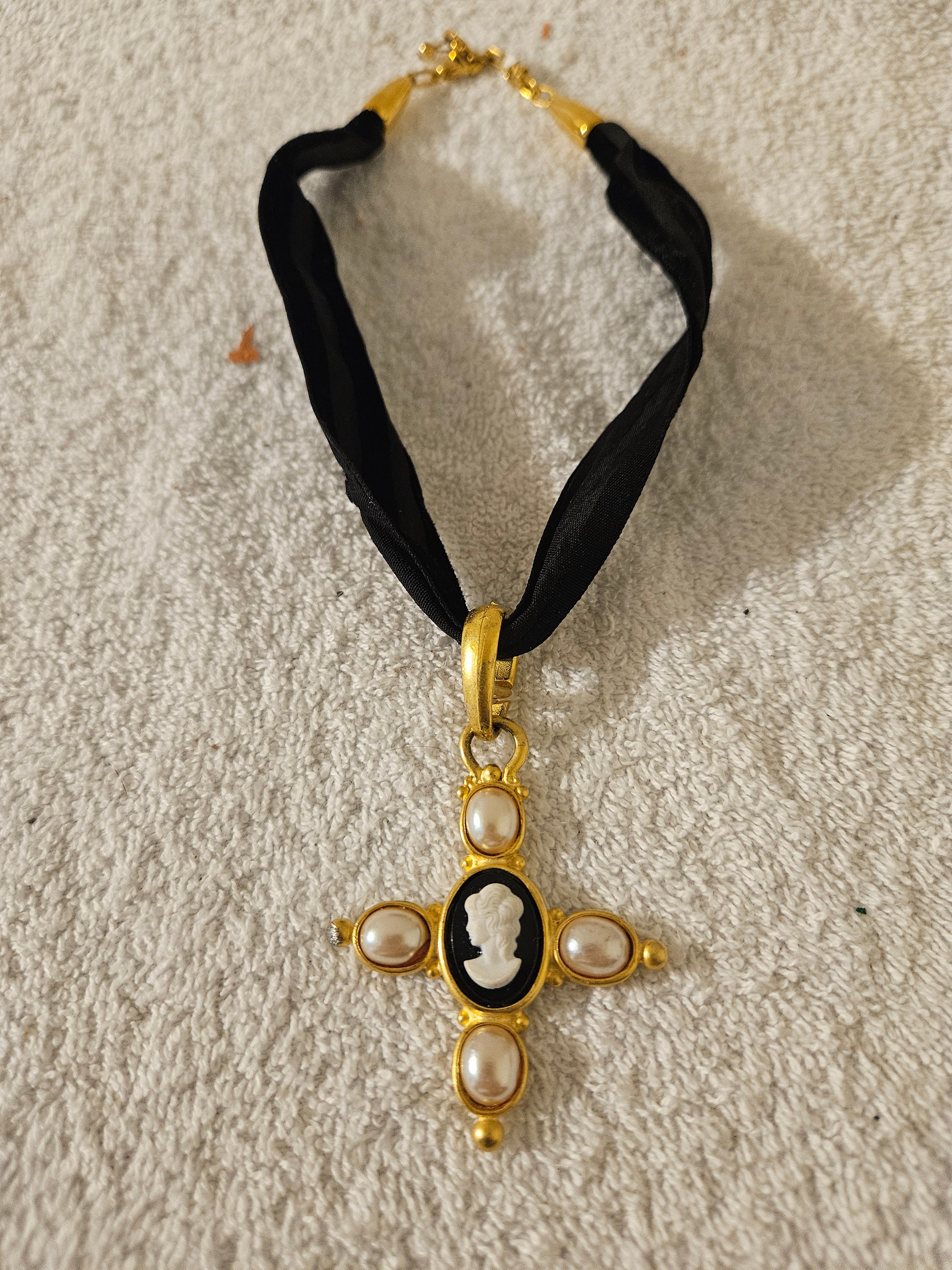 Vintage Signed C.stein Victorian Cameo Onxy Cross Gold Tone