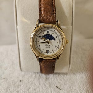 Vintage TIMEX Moonphase Sun Moon Phase Women