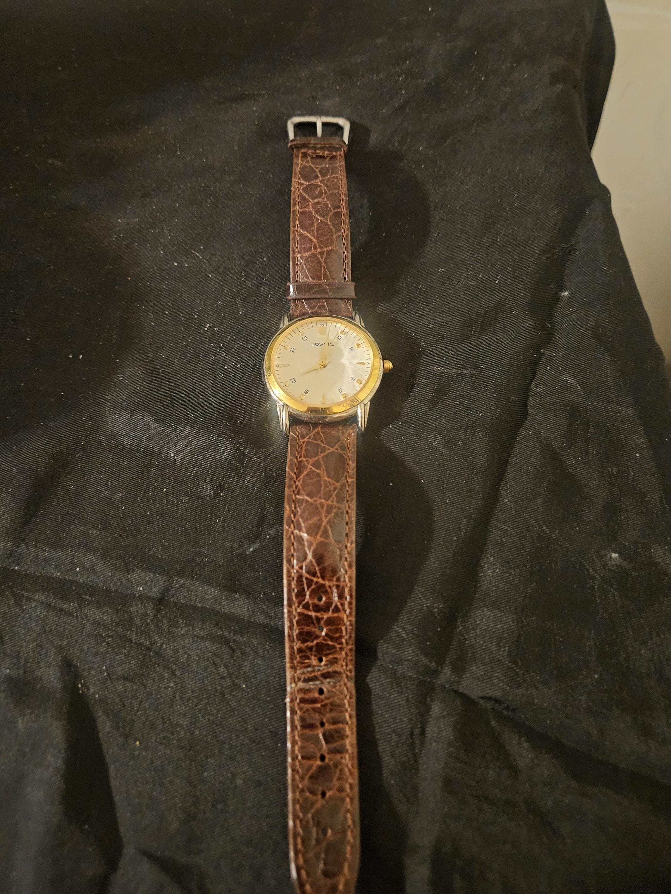 FOSSIL CRYSTAL PRISM WATCH Fossil] Prismatic crystal faces don main image 3