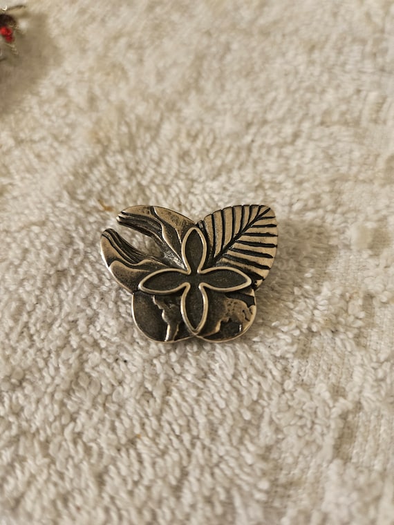 Vintage 1960's sterling silver world peace floral 