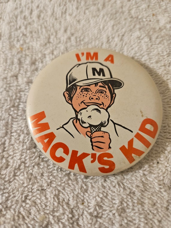 Vintage Mack's Kid Pinback Button: Ice Cream Coll… - image 1