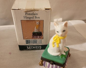 Midwest of Cannon Falls Porcelain Hinged Trinket Box Cat On Pillows t13