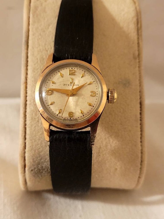 Vintage Ladies Juvenia Manual Wind Gold tone watch