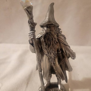 Gandalf with Crystal on Staff Pewter Figurine US Made Ray Lamb s1