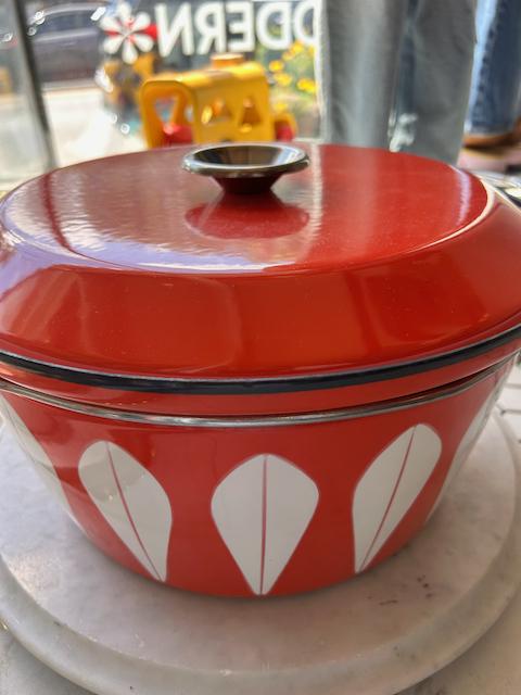 1960s MCM Cathrineholm, Lotus Pattern, Dutch Oven, Enamel Red, 14