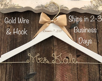 Gold Wire Wedding Hanger, Bride to be hanger, Mrs. Hanger, Bridal Hanger, Wedding Dress Hanger, Bride Gift Idea, Custom hanger for bride