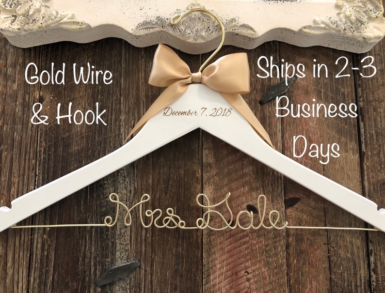 Gold Wire Wedding Hanger, Bride Hanger, Mrs Hanger, Bridal Hanger, Wedding Dress Hanger, Gift for Bride, Custom Name Hanger, Personalized 