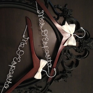 Bridal Hanger / Bride & Groom Hangers / Mr. and Mrs. Wedding Hangers / Wedding Hangers SET / Personalized Hangers
