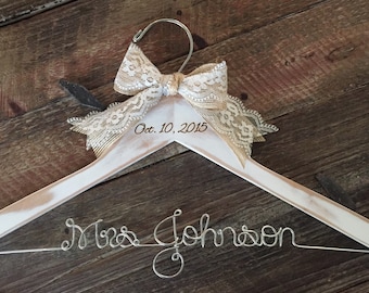 Rustic Bridal Hanger / Shabby Chic Bride Hanger / Wedding Hanger / Distressed Hanger / Rustic Wedding / Shabby Chic Wedding / Personalized