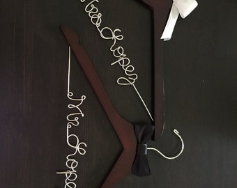 Bridal Hanger / Bride & Groom Hangers / Mr. and Mrs. Wedding Hangers / Wedding Hangers SET / Personalized Hangers