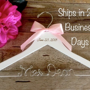 Wedding Hanger, Bride Hanger, Mrs Hanger, Bridal Hanger, Wedding Dress Hanger, Gift for Bride, Custom Name Hanger, Personalized Hanger