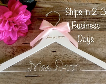 Wedding Hanger, Bride Hanger, Mrs Hanger, Bridal Hanger, Wedding Dress Hanger, Gift for Bride, Custom Name Hanger, Personalized Hanger