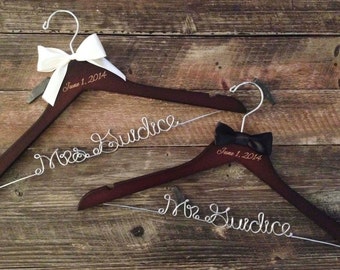 Mr. and Mrs. Wedding Hangers / Bride & Groom Hangers / Wedding Hangers SET / Personalized Hangers / Bridal Hanger / Mrs. Wedding Hanger