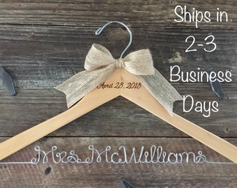Wedding Hanger, Bride Hanger, Mrs Hanger, Bridal Hanger, Wedding Dress Hanger, Gift for Bride, Custom Name Hanger, Personalized Hanger