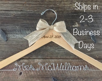 Wedding Hanger, Bride Hanger, Mrs Hanger, Bridal Hanger, Wedding Dress Hanger, Gift for Bride, Custom Name Hanger, Personalized Hanger