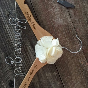 Flower Girl Hanger / Childrens Hanger / Wedding Hanger / Bridal Hanger / Kids Hanger / Personalized Hanger / Baby Hanger / Flower Girl Gift