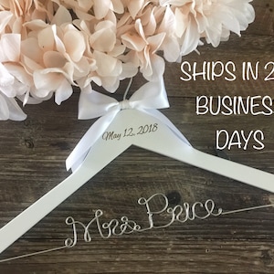 Wedding Hanger, Bride Hanger, Mrs Hanger, Bridal Hanger, Wedding Dress Hanger, Gift for Bride, Custom Name Hanger, Personalized Hanger